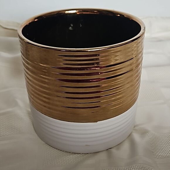 Ceramic Vase Rose Gold/ White 7×7 - Picture 2 of 16